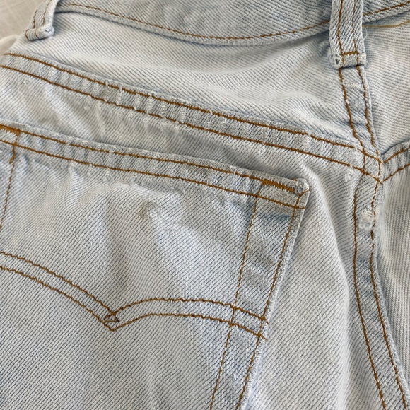 Vintage Levi’s Denim Shorts - Picture 6 of 7